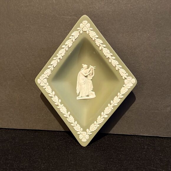 Beautiful Diamond Shaped Sage Green Jasperware Made in England - Picture 1 of 4